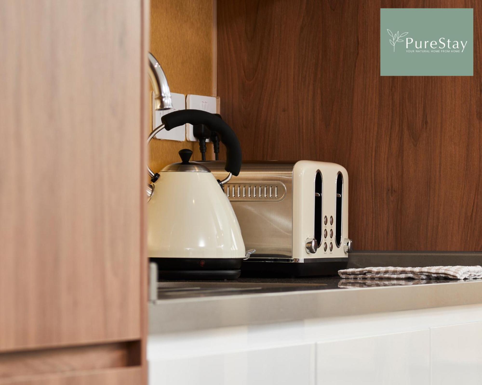 Stunning 5 Bed Manchester House With Parking By Purestay Short Lets & Serviced Accommodation Luaran gambar