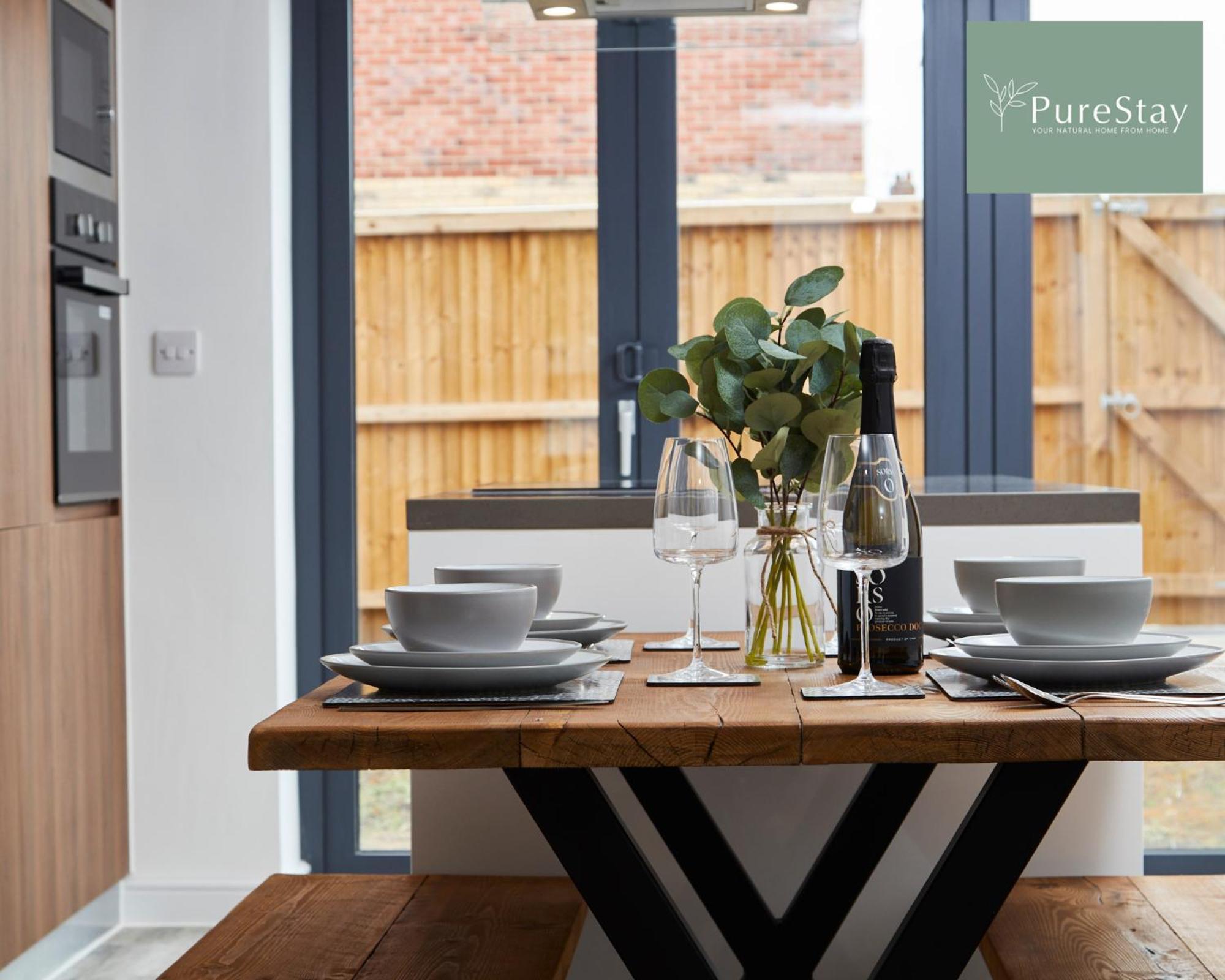 Stunning 5 Bed Manchester House With Parking By Purestay Short Lets & Serviced Accommodation Luaran gambar