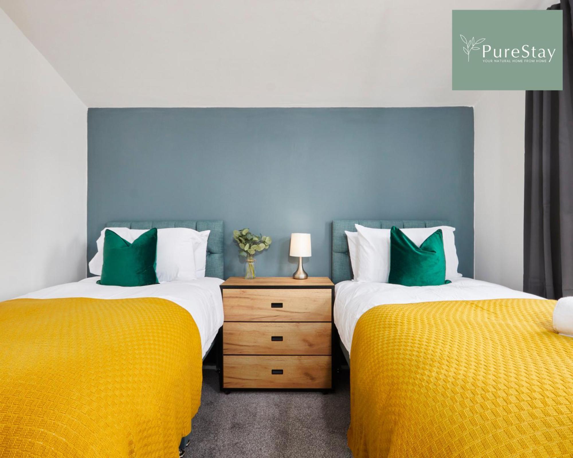 Stunning 5 Bed Manchester House With Parking By Purestay Short Lets & Serviced Accommodation Luaran gambar